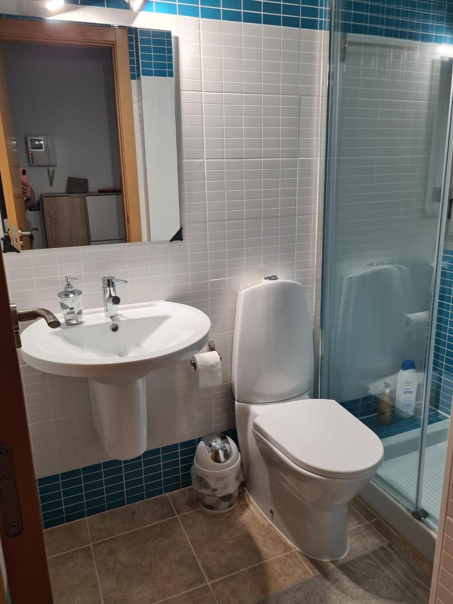 شقة Quarto Com Banheiro Privado Em Apartamento Familiar لقنت المظهر الخارجي الصورة