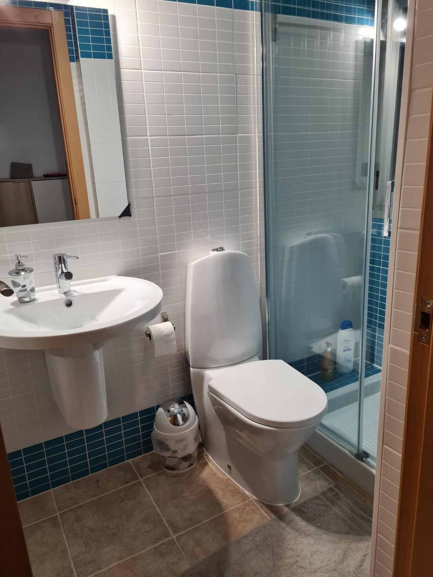 شقة Quarto Com Banheiro Privado Em Apartamento Familiar لقنت المظهر الخارجي الصورة