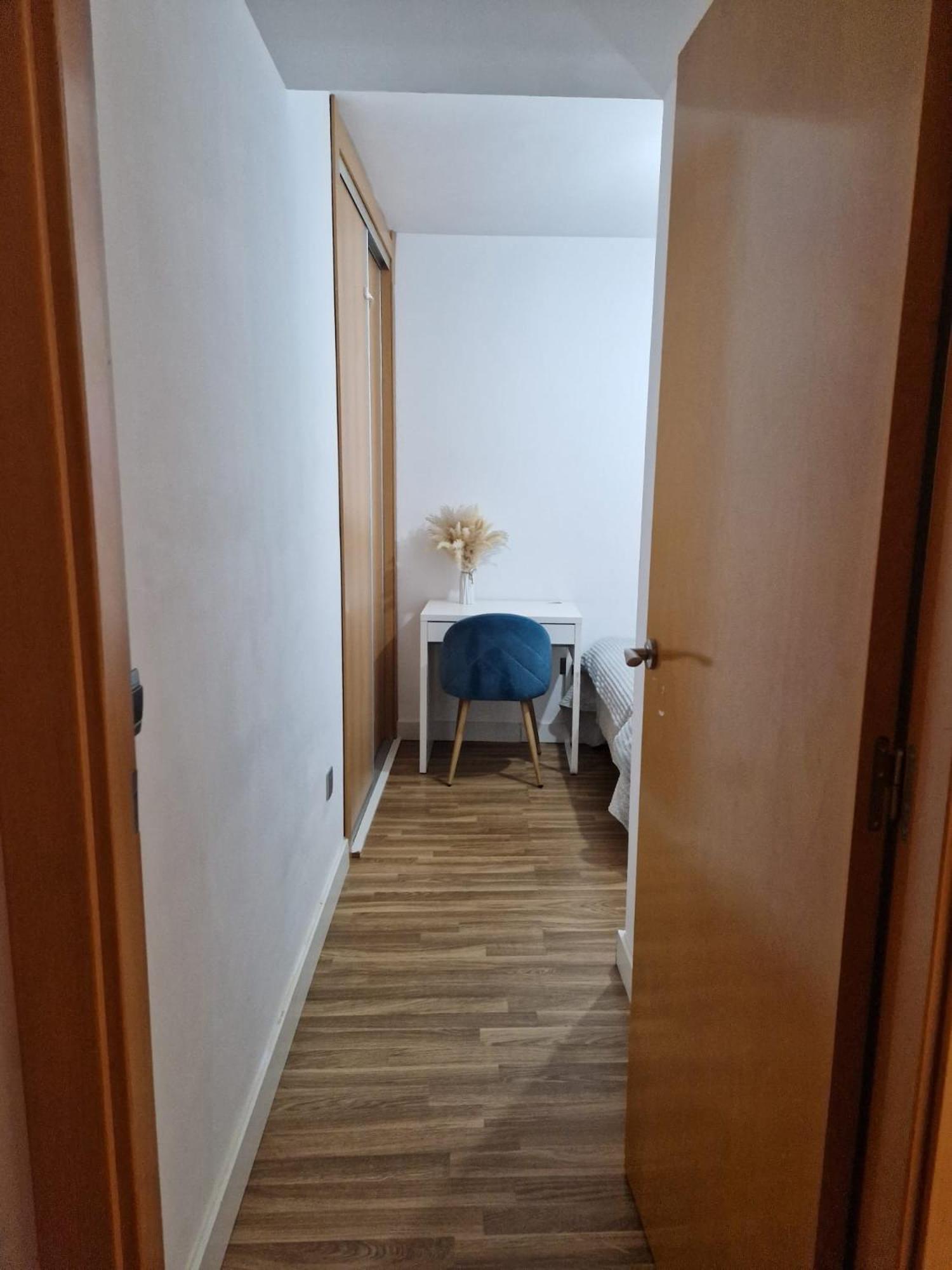 شقة Quarto Com Banheiro Privado Em Apartamento Familiar لقنت المظهر الخارجي الصورة