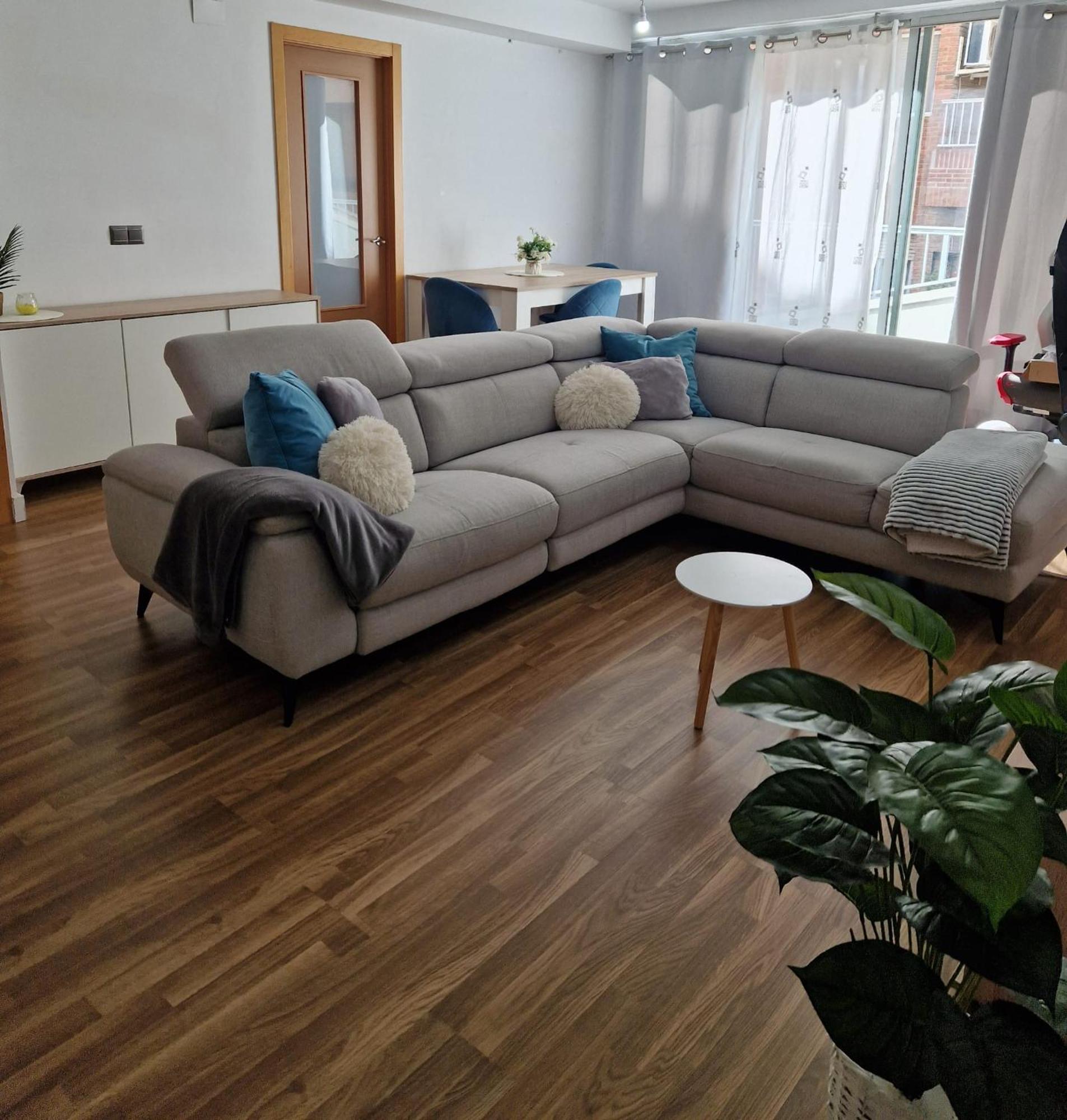 شقة Quarto Com Banheiro Privado Em Apartamento Familiar لقنت المظهر الخارجي الصورة