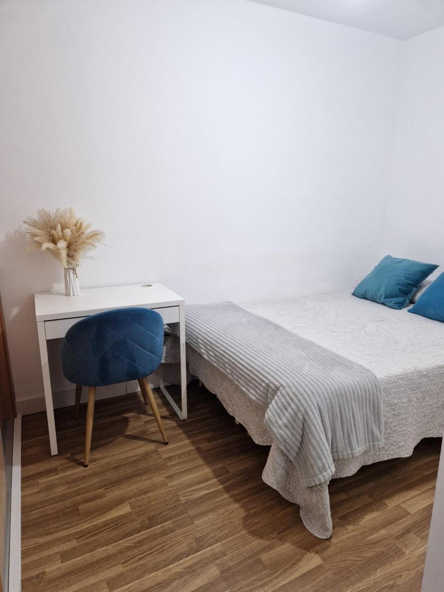 شقة Quarto Com Banheiro Privado Em Apartamento Familiar لقنت المظهر الخارجي الصورة